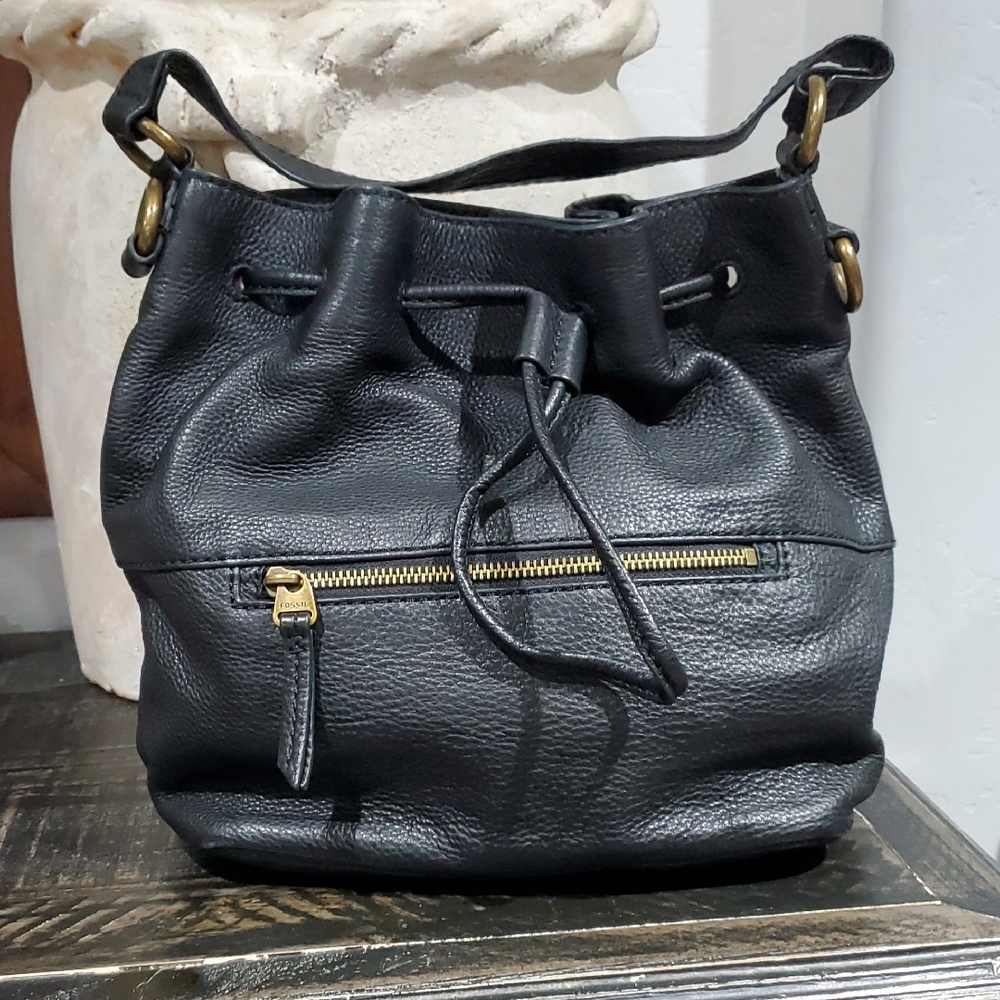 Fossil Black Pebbled Leather Drawstring Shoulder Bag Mid Century Modern Casual